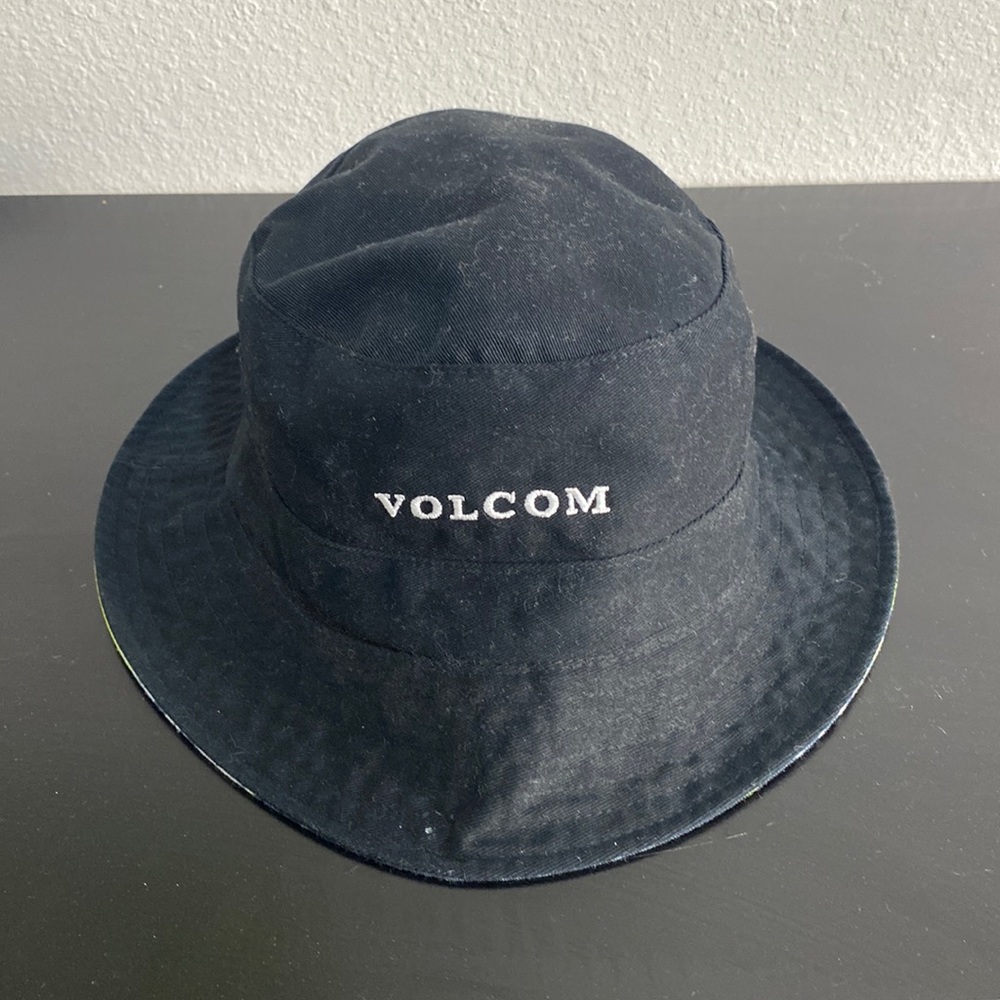 Volcom reversible bucket hat